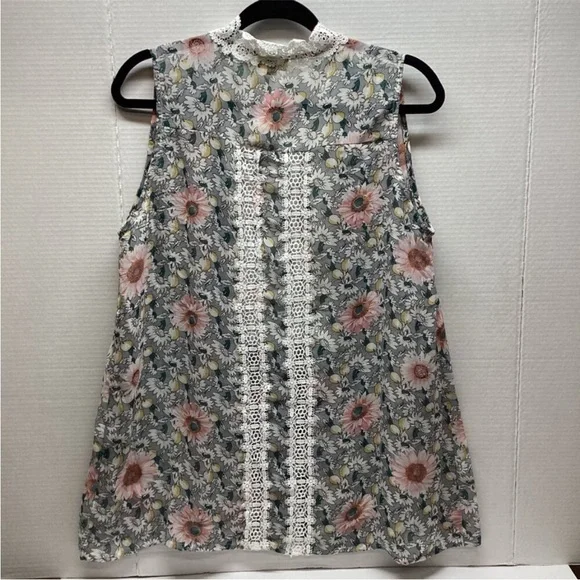 POL Floral Lace Top NWOT - Picture 2 of 4
